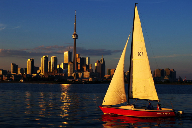 01_Toronto_skyline_sailboat-modified.jpg